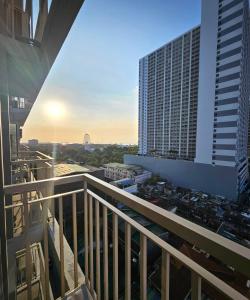 2 Br Condo Apartment near PICC, CCP, WTC & Star City at Coast Residences, Pasay City