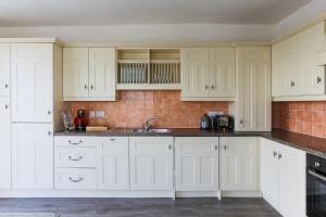 Rosevanion Victorian flat with estuary views