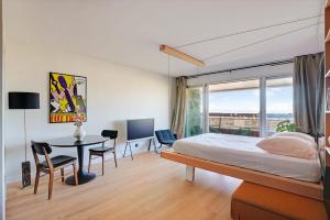 Studio refait à neuf avec balcon et vue sur la Seine - bail mobilité