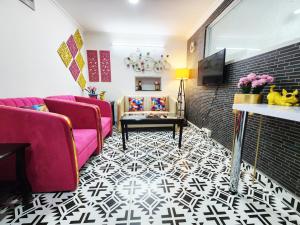 Economical Cozy 1BHK Prime Location South Delhi 1