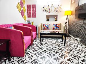 Economical Cozy 1BHK Prime Location South Delhi 1