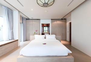 Villa Laemsingh 2 Oceanfront Fully Serviced