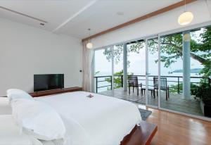 Villa Laemsingh 2 Oceanfront Fully Serviced