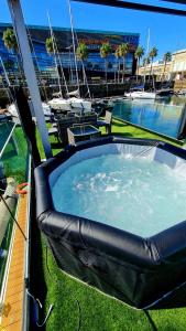 Barco-Apartamento en el Náutico de Vigo