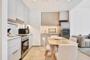 Elegant 1BR with Pool, Gym Access and Kids Play Area