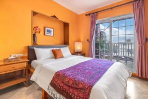 Phòng Giường Đôi Có Ban Công (Double Room with Balcony)