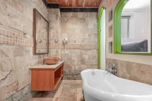 Double Room with Bath (No Window)