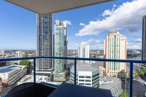 1Bed 1Bath with Story Bridge and River Views, Parking, and Private Balcony M7