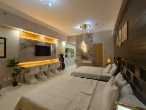 Luxury Studio Unit at Pico De Loro - Cutad