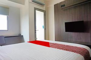 OYO 91593 San San Rooms Apartment Gunung Putri Square