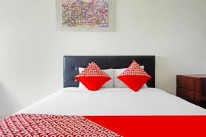 OYO 91593 San San Rooms Apartment Gunung Putri Square