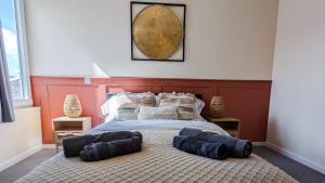 Central Apartment- Stunning Sea Views- 100m to Beach- Sleeps 6 - 3hvězdičkové hotely ve městě Newquay