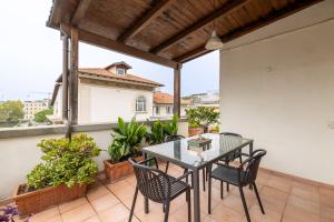 Elegant Penthouse with Terrace