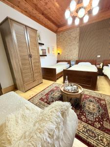 Old town Guesthouse Guri