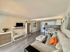 Neptuno Pool & Beach Experience by Sydney Playa Sur