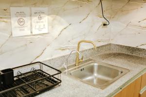 AR08 Smart Fully Furnished 1BR Condo