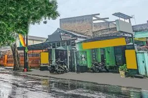 OYO 91697 Nyaman Homestay Syariah - Pelem