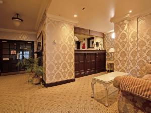 Great White Horse Hotel