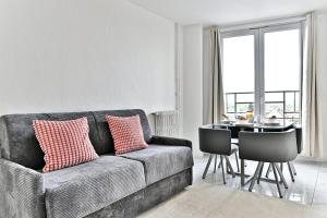 Peaceful and modern apartment - II