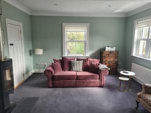 Country home with a Pub, Restaurant & Brewery onsite !