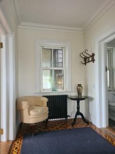 Country home with a Pub, Restaurant & Brewery onsite !