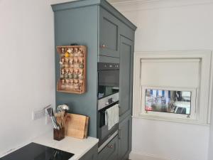 Country home with a Pub, Restaurant & Brewery onsite !