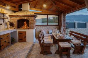 Seafront Villa Noah with heated pool