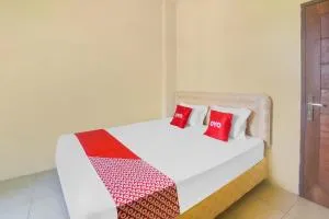 OYO 91755 Priska Kost Dan Homestay - Mapanget