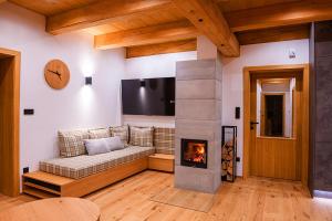 Roubenka Maršov by AlkaTravel - apartmány i celá chalupa