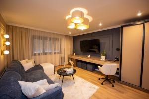 Modern Edge Apartment