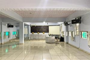 Hotel O Surya HotelNearTaman Anggrek Pkk Watansoppeng