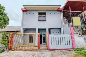 SPOT ON 91828 Homestay Dinda Syariah Near Masjid Al Amin - Parit