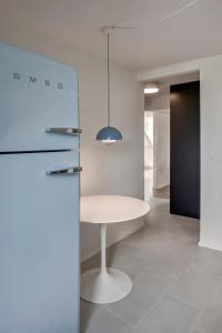 Prime apartment with designer furniture in district 4