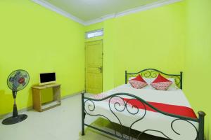 Hotel O Emes Jaya HomestayNearSamsung Electronic Indonesia PT