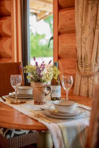 Willow - Tedstone Log Cabins