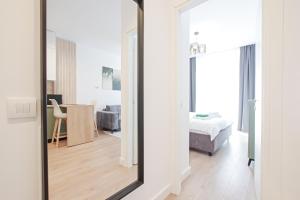 True Modern Apartment - center