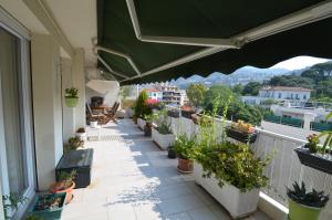 PHOENIX - Appartement 4 personnes avec superbe terrasse, clim et parking le port de Nice