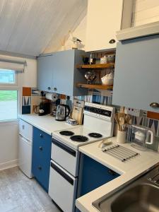 Rosys Retreat-Cosy Beach Chalet Escape in Bacton Norfolk