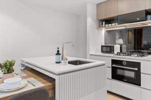 1 BR Apartment in Queens Wharf