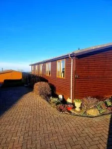 3 Bedroom Ocean View Lodge - West Down
