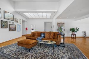 160m2 Penthouse in the City Centre with a balcony and the city view