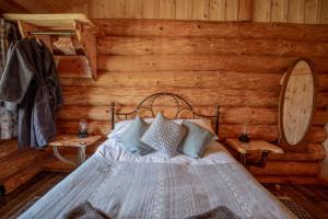 Chestnut - Tedstone Log Cabins