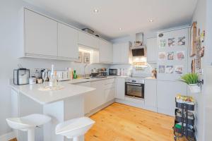 Stunning Bright Two Bedroom Apartment In Southbourne