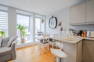 Stunning Bright Two Bedroom Apartment In Southbourne