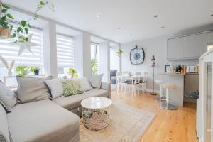 Stunning Bright Two Bedroom Apartment In Southbourne
