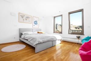 160m2 Penthouse in the City Centre with a balcony and the city view