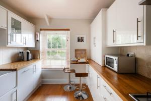 The Mews Flat, near Clifton Suspension Bridge with off-street parking