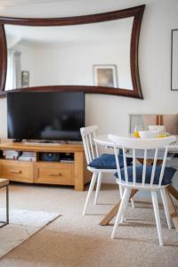 The Mews Flat, near Clifton Suspension Bridge with off-street parking