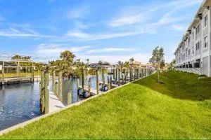 Gulf Access with Boat Slip, Heated Saltwater Pool, Dog-Friendly - Bacino Vista #202 - Roelens - 蓬塔戈尔达