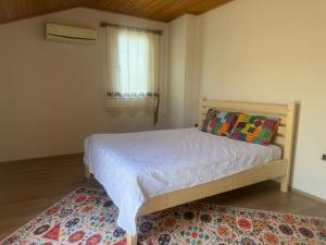 3 bedroom Close to Mall and bus station